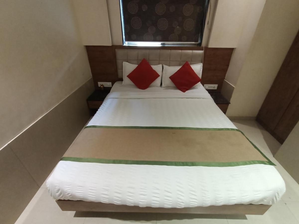 Fabhotel Regal Inn Мумбаи Экстерьер фото