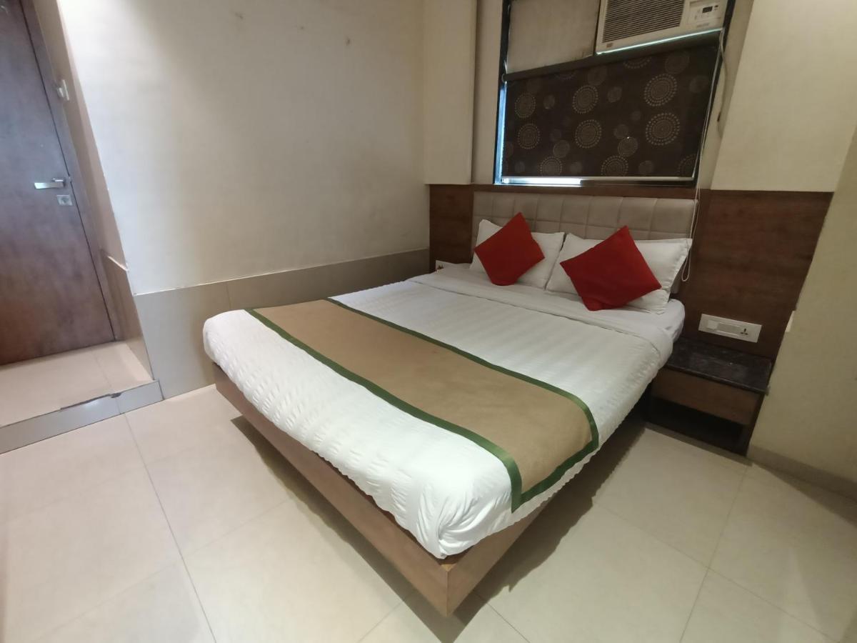 Fabhotel Regal Inn Мумбаи Экстерьер фото