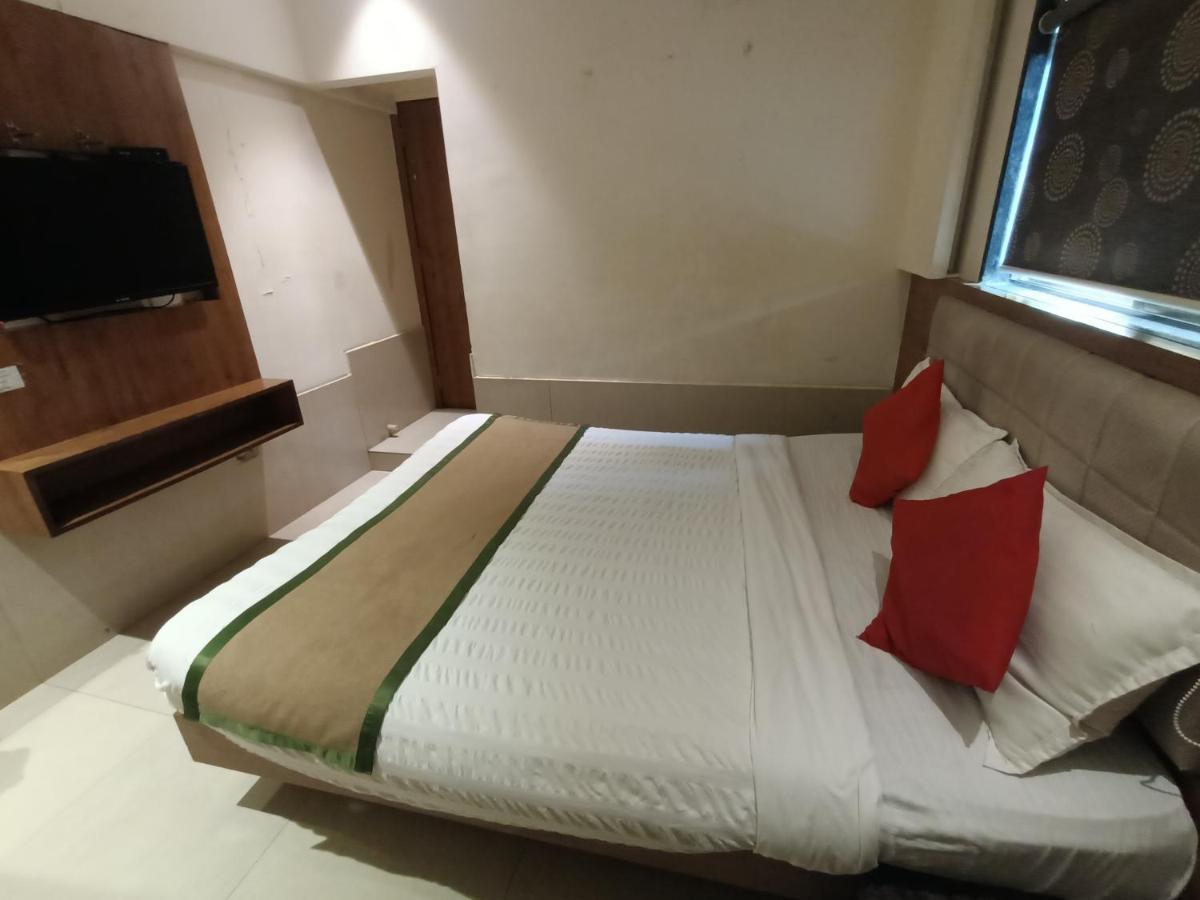Fabhotel Regal Inn Мумбаи Экстерьер фото