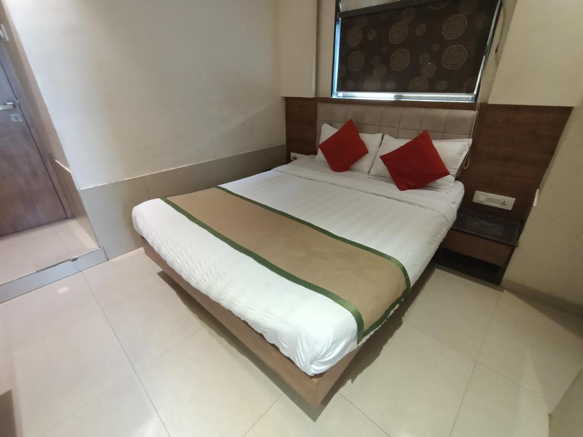 Fabhotel Regal Inn Мумбаи Экстерьер фото