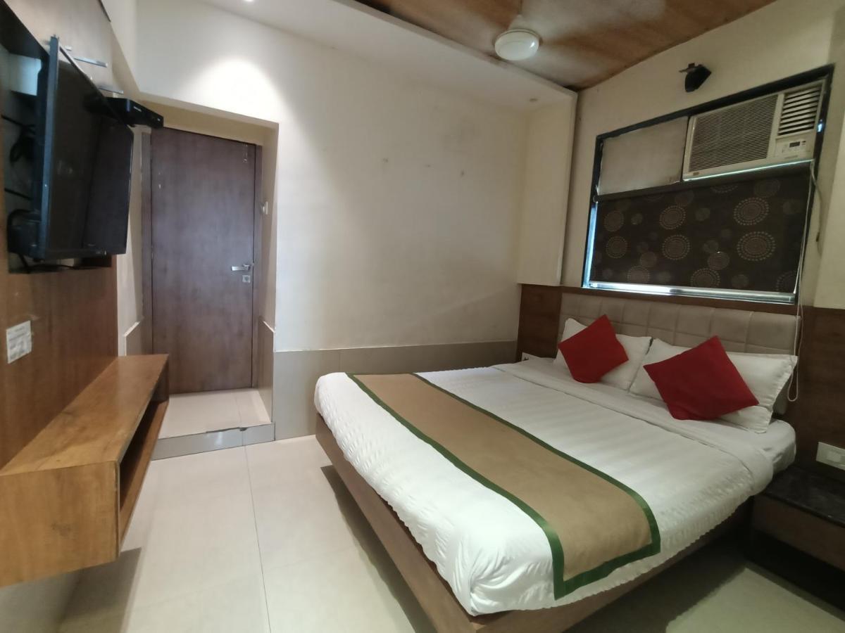 Fabhotel Regal Inn Мумбаи Экстерьер фото