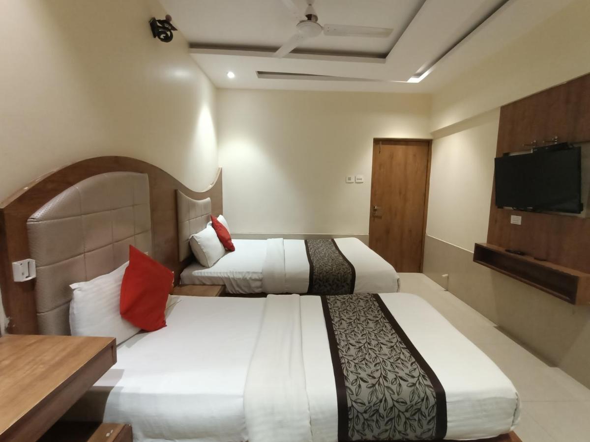 Fabhotel Regal Inn Мумбаи Экстерьер фото