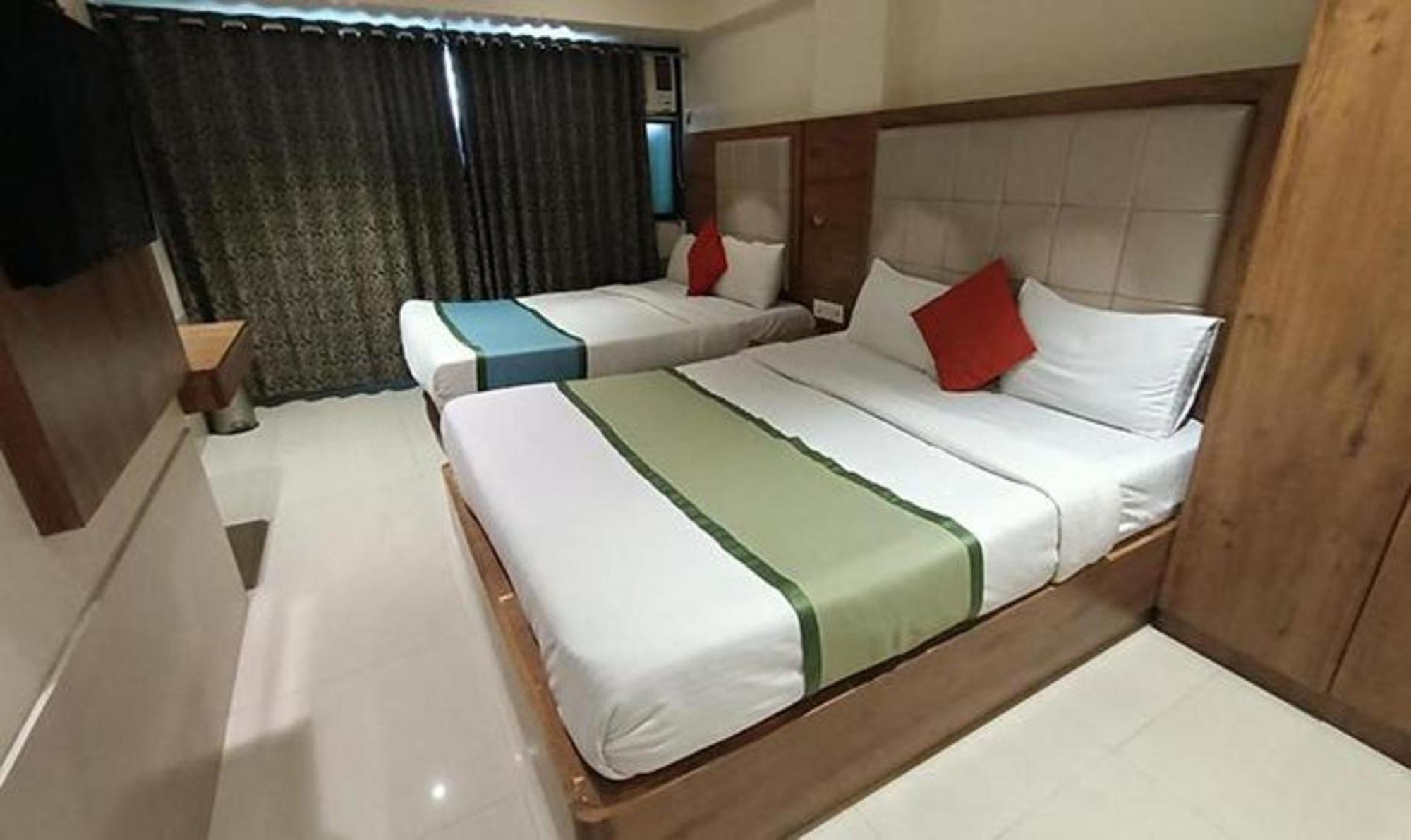 Fabhotel Regal Inn Мумбаи Экстерьер фото