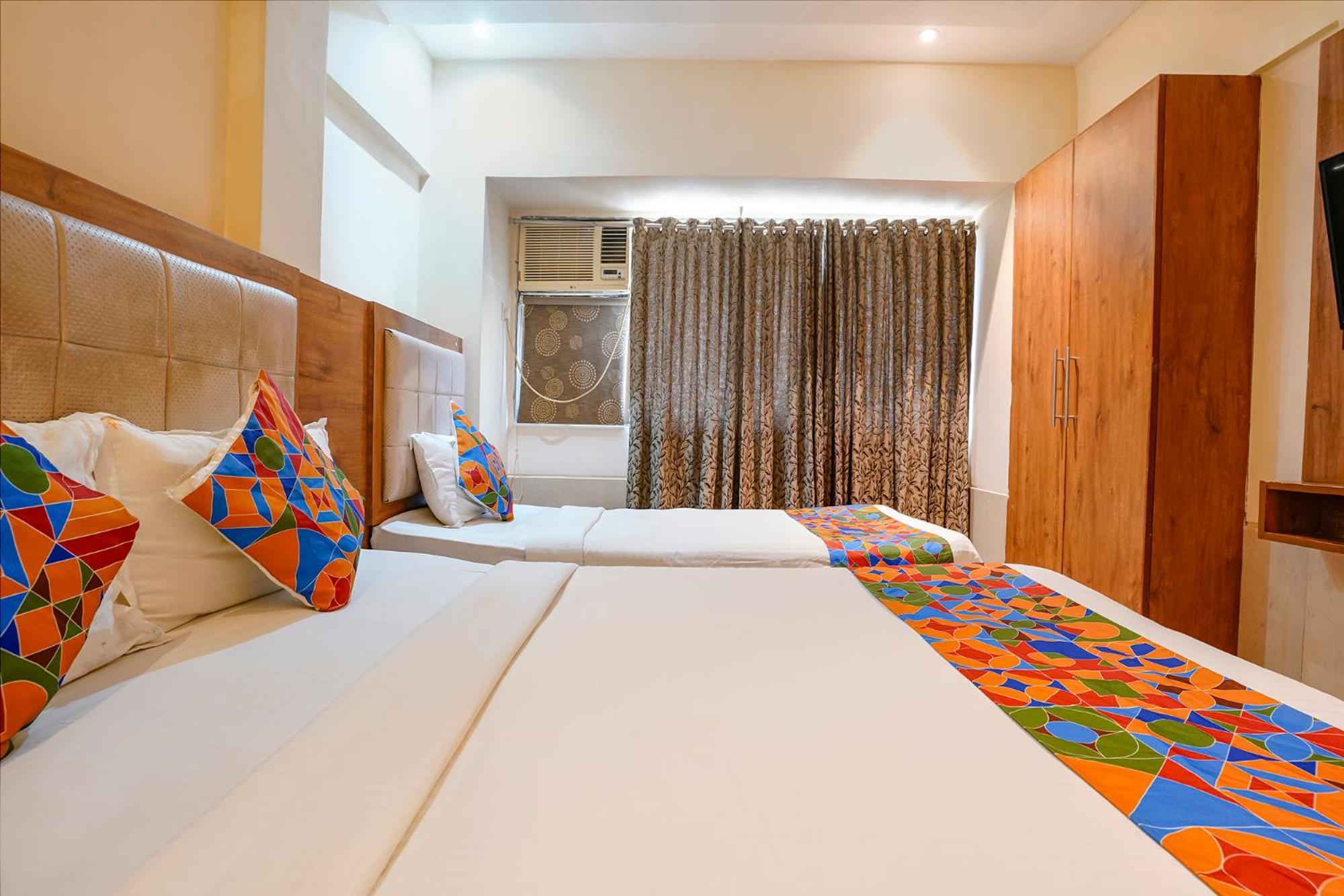 Fabhotel Regal Inn Мумбаи Экстерьер фото