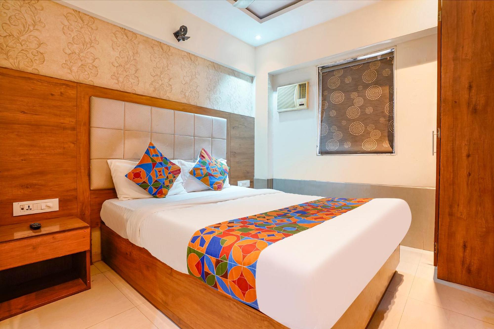 Fabhotel Regal Inn Мумбаи Экстерьер фото