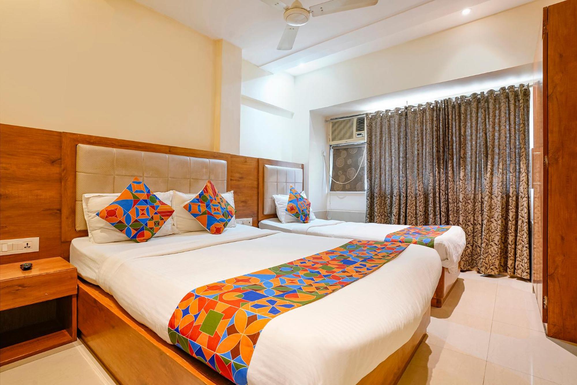 Fabhotel Regal Inn Мумбаи Экстерьер фото